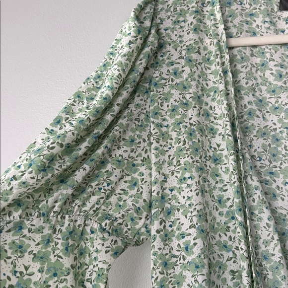 Missguided floral wrap puff sleeve tea dress NWT - Picture 6 of 8